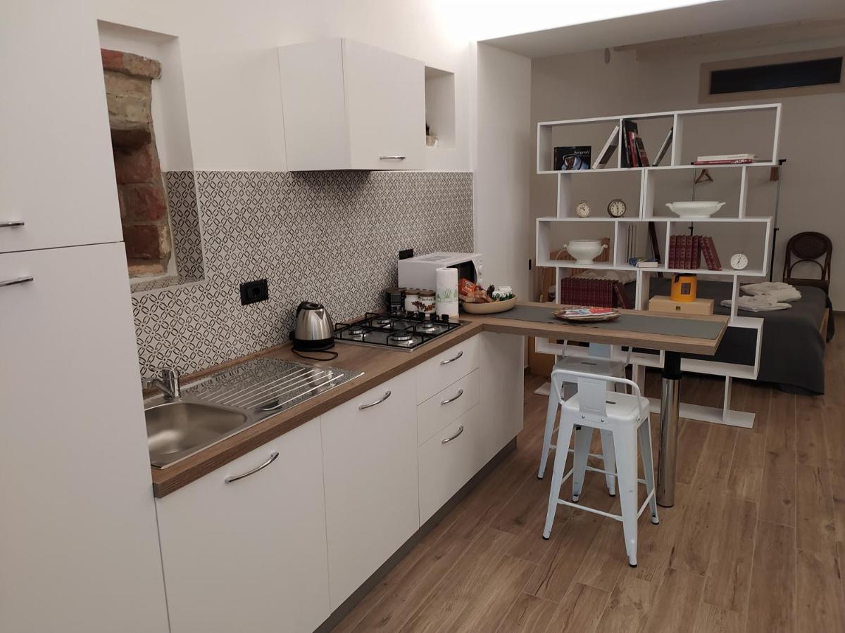 Casa Mantel Holiday Home Panoramic View In Langhe โนเวลโล ภายนอก รูปภาพ